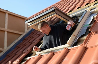 Pose de fenêtres de toit Velux à Souvigné